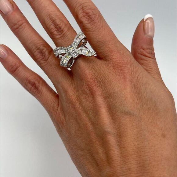 New earrings, no tags, 925  sterling silver, 4 real pearls, drop style, clear cr - Picture 15 of 16